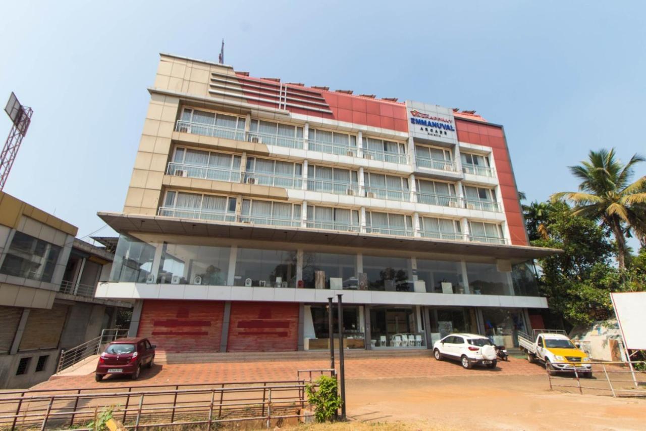 Miracle Residency Hotel Kizhake Chālakudi Kültér fotó